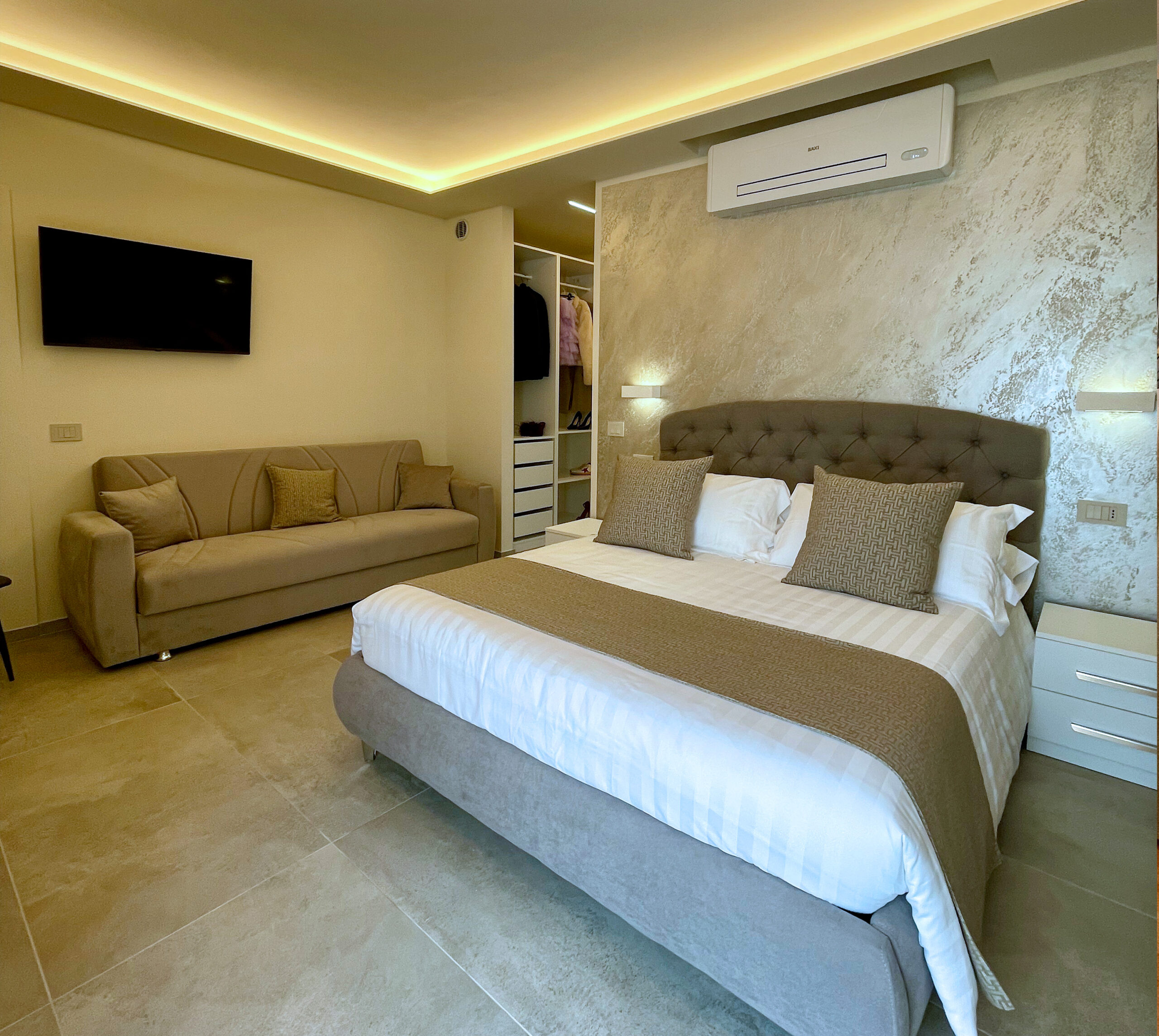 camera silver Vita Residence